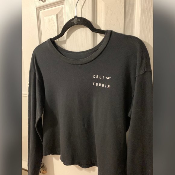 Hollister Black Graphic Long Sleeve Tee - Picture 2 of 7